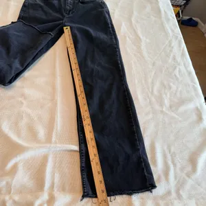 Pilcro Anthropologie Jeans Womens 26 Black High Rise Wide Leg Raw Hem Cropped thumbnail 5