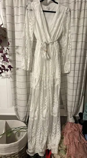 White lace dress Size M thumbnail 1