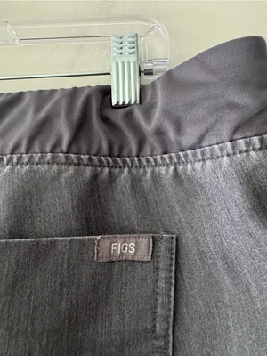FIGS Women's Zamora‎ Jogger Scrub Pants in Graphite thumbnail 8