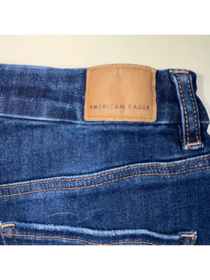 American Eagle Next Level Stretch Women’s Size 2 Curvy Hi-Rise Denim Shorts thumbnail 6