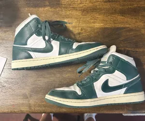 Green Nike Jordan 1 Pine Air Retro thumbnail 1
