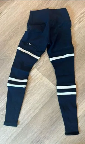 Alo Yoga High-Waist Legit Legging In Black Zize XS thumbnail 3