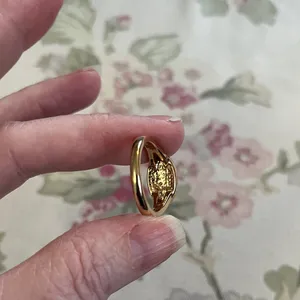 Avon Elegant Gold Tone and rhinestone Women's Ring thumbnail 6