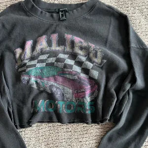 Malibu Motors Graphic Cropped Top - Black thumbnail 4