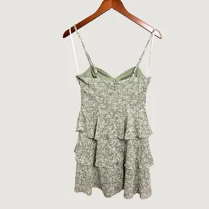 By & By Sage Green Floral Tiered Ruffle Mini Dress Sweetheart Neck Size M thumbnail 5