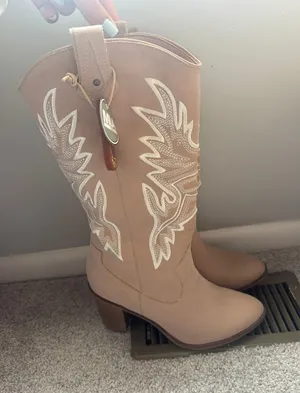 MIA Cowgirl boots thumbnail 1