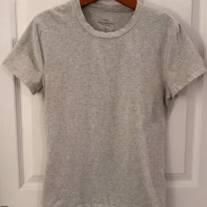 Abercrombie & Fitch A&F Essentials Baby Tee Heathered Grey Size Large thumbnail 9
