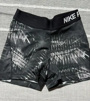 Nike Pro Dri-FIT Womens XS Black White Abstract Print Compression Shorts 3 Inch thumbnail 1