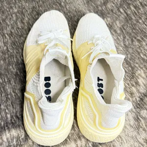 ADIDAS ULTRA BOOST TRIPLE WHITE ATHLETIC MEN'S Size 10 thumbnail 4
