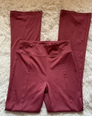 High-Rise Burgundy Leggings with Contour Seams thumbnail 1