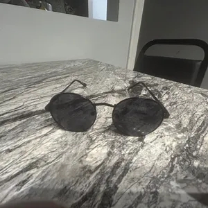 Black Vintage thumbnail 4