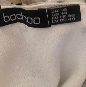 Boohoo gorgeous dress thumbnail 7