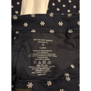 Ann Taylor Navy Blue Embroidered Daisy Skinny Ankle Modern‎ Fit Pants Womens 10 thumbnail 4
