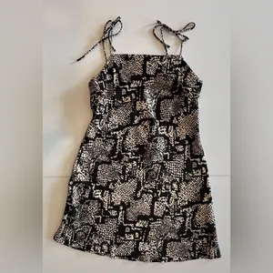 ZARA Black and Cream Printed Mini Slip Dress NWT Size‎ M thumbnail 3