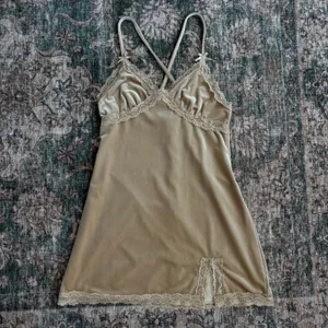 Beverly and Beck Velvet Mini Dress S Gold Lace Homecoming Romantic Coquette thumbnail 8