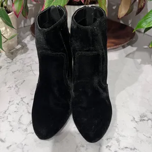 G by GUESS Womens Black Velvet Rhinestone Studded Block Heel Ankle Boots 7.5M thumbnail 4
