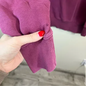 Nike‎ Women’s Magenta Pink Center Swoosh Crewneck Sweatshirt Small thumbnail 5
