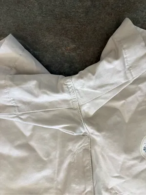 Old Navy Women’s Khaki Low Waist Chino 5” Inseam Shorts 6 NEW thumbnail 4