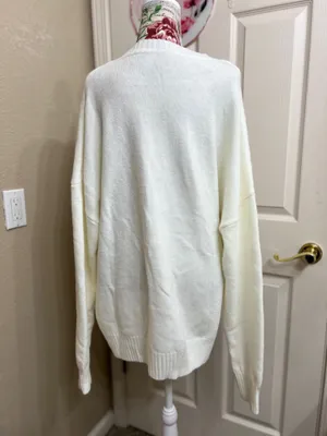 NWOT cream Sweater with dog designe thumbnail 3