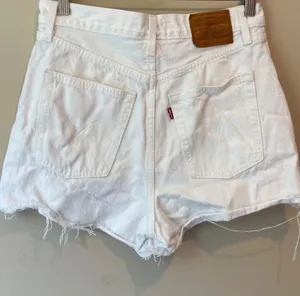 Levi's ribcage shorts thumbnail 2