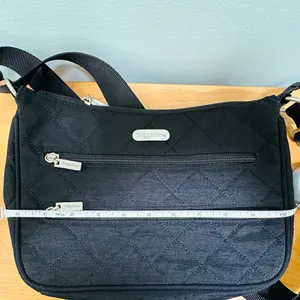 Baggallini Triple Zipper Travel Crossbody Bag Black Pristine Condition thumbnail 9