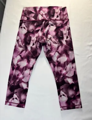 Lululemon Cropped Leggings Size M thumbnail 1