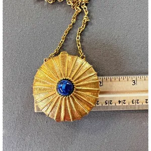 Estee Lauder Gold Tone Solid Perfume Compact Pendant Locket Necklace 70's thumbnail 11
