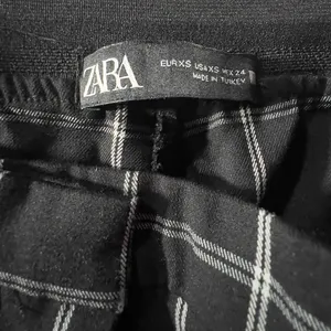ZARA Women's Black White Windowpane Plaid Slim Ankle Dress‎ Pants Size XS thumbnail 4