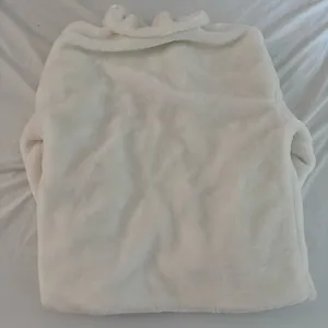 White faux fur coat Size M thumbnail 2