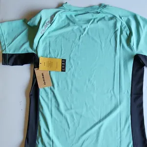 NWT DAKINE AQUA & black short sleeve shirt RASHGARD thumbnail 3