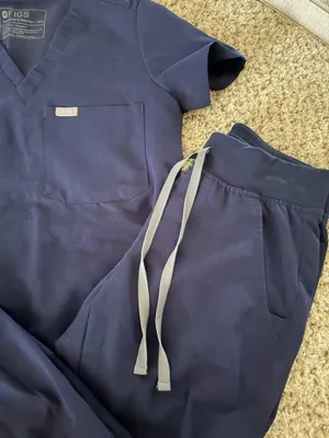 Figs scrubs set  thumbnail 3