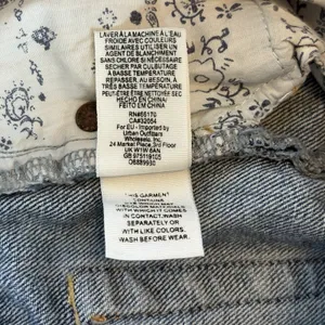 We the Free People Shorts Womens 26 Denim Mid Rise‎ Boho Beach Summer Coastal thumbnail 6