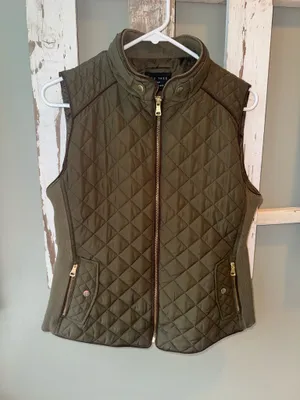 Hunter green quilted vest Size M thumbnail 1