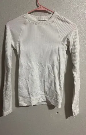 Lululemon Long Sleeve thumbnail 1