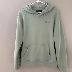 Hollister Hoodie Sweatshirt Pullover Kangaroo Pocket Casual Everyday Men XS thumbnail 1