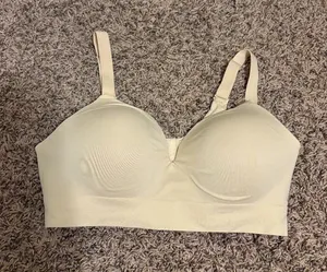 Truekind Wireless Bra XL Xtra Large Hook and Eye Closure Nude Tan Beige Neutral thumbnail 1