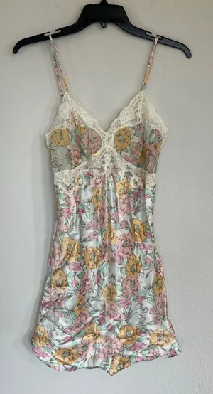 Victoria Secret Vintage Gold Label Floral Satin Mini Slip Dress Size Small thumbnail 1