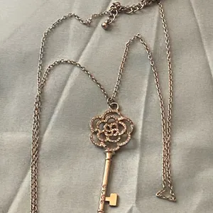 28” Necklace Silver Chain Key Pendant With Clear Stones 2.75” H X 1”W thumbnail 2