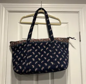 Vera Bradley Miller bag in Retired Navy pattern excellent condition thumbnail 1