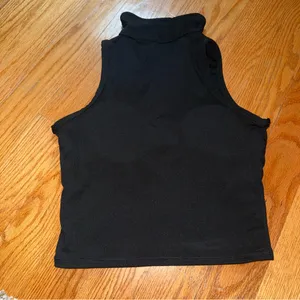 ⭐️Black Ribbed Mock Neck Sleeveless Crop Tank thumbnail 4