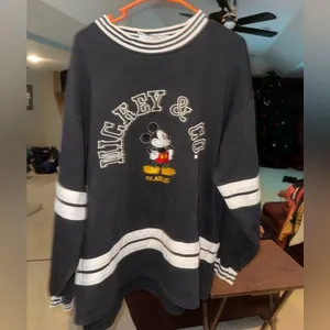 VINTAGE Disney Mickey & Co oversized Sweatshirt large 90’s thumbnail 1