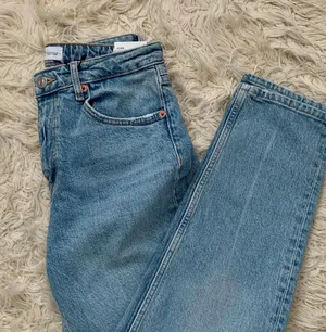 High Rise Jeans thumbnail 2