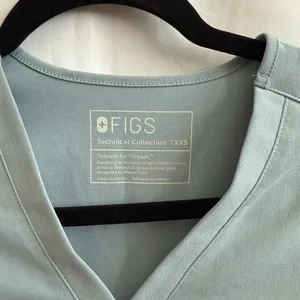 Figs Casma Light Blue‎ Technical Scrub Top thumbnail 2