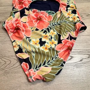 Hurley Size Small One Piece Swimsuit‎ Pink Poppy Floral Adjustable Straps thumbnail 3