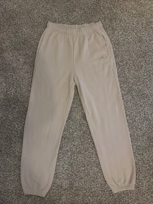 Alo Yoga light tan sweatpant joggers (size small) thumbnail 3