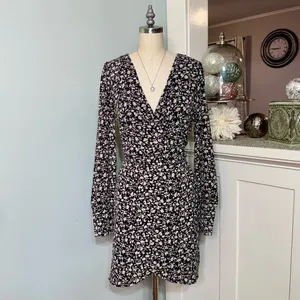 Lulus Fall Into You Black Floral Print Long Sleeve Wrap Dress Medium thumbnail 3