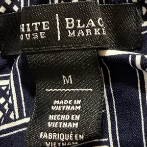WHITE HOUSE BLACK MARKET Navy White Geometric Halter Wrap Top Silver Ring Size M thumbnail 8