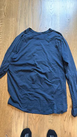 Lululemon Men’s Long Sleeve Shirt thumbnail 3