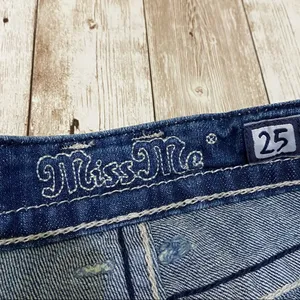 Miss Me JP5091BM Bermuda Peace Out Studded Low Rise Denim Jean Shorts 25 thumbnail 8