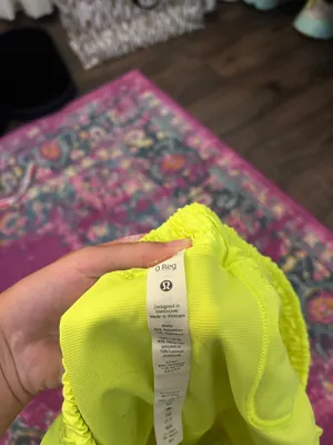 Lululemon Hotty Hot 2.5" thumbnail 3